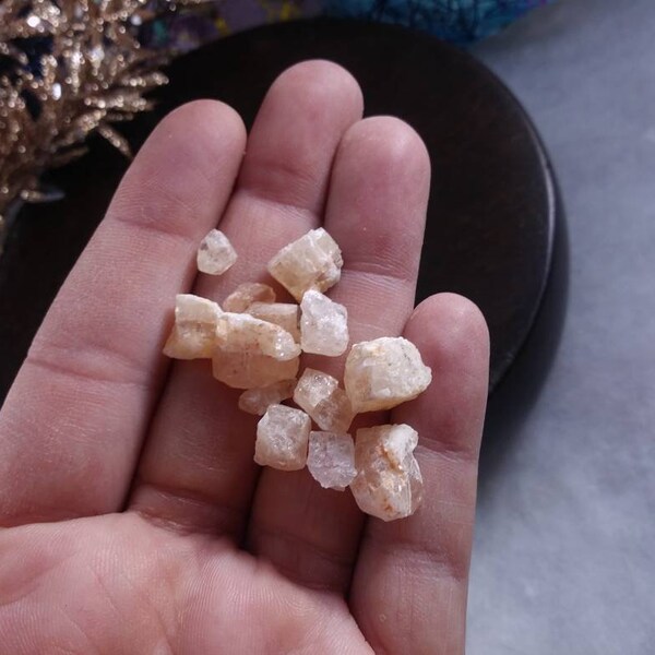 Pink Topaz raw crystals natural topaz gemstone pakistan F82
