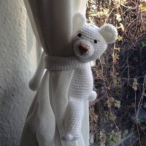 Bear curtains tie back (single), animal tie backs, amigurumi bear, nursery tie backs, crochet bear, baby shower gifts, stroller decoration