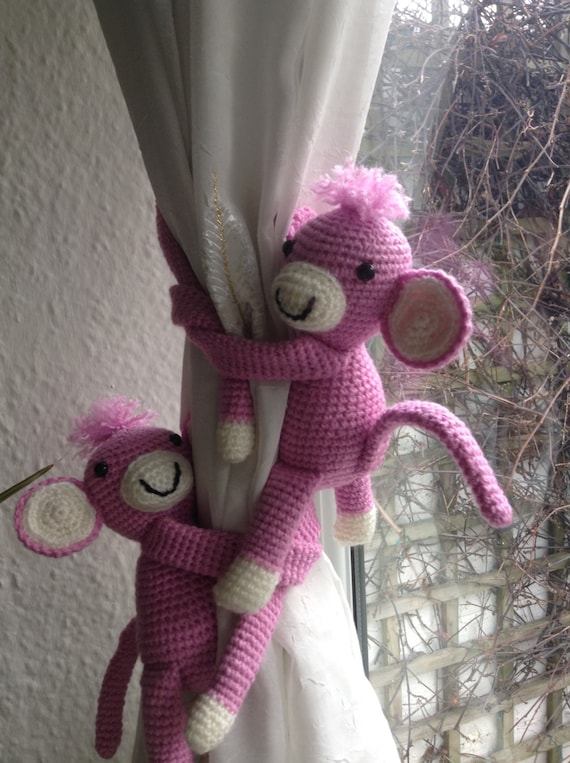 Ein Paar Gehäkelte Affe Vorhang Raffhalter In Rosa