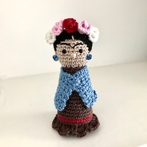 Frida crochet sculpture Crochet collectables Frida doll house accent Amigurumi Frida house decoration Frida lover gift