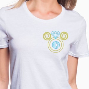 Disney sposa camicia, camicia di fidanzamento di Disney, Disney Bachlorette camicia, Disney sposa da camicia, camicia di orecchie di Mouse, monogramma Disney camicia