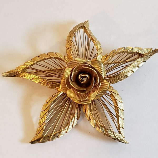 Brooks Wire Flower Brooch