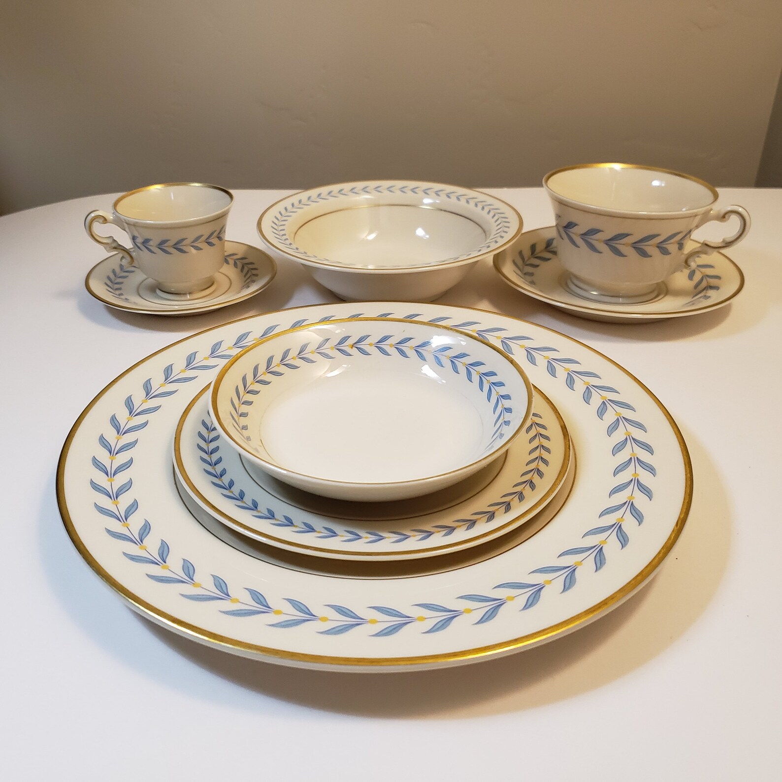 Old Ivory Syracuse China - 48brz4r