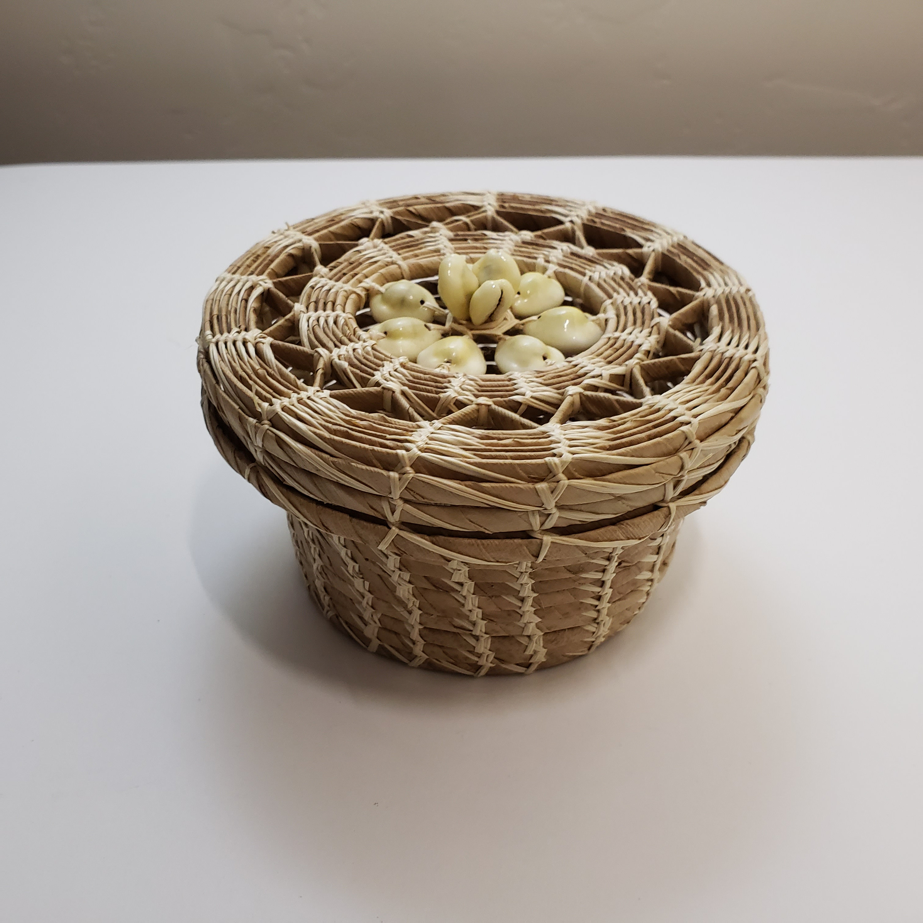 Round Woven Grass Basket With Lid Etsy