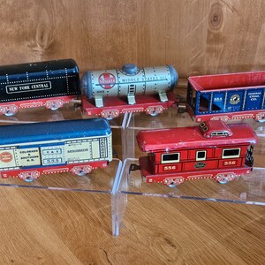 Marx 4 Wheel Freight Set With Red and White Frames