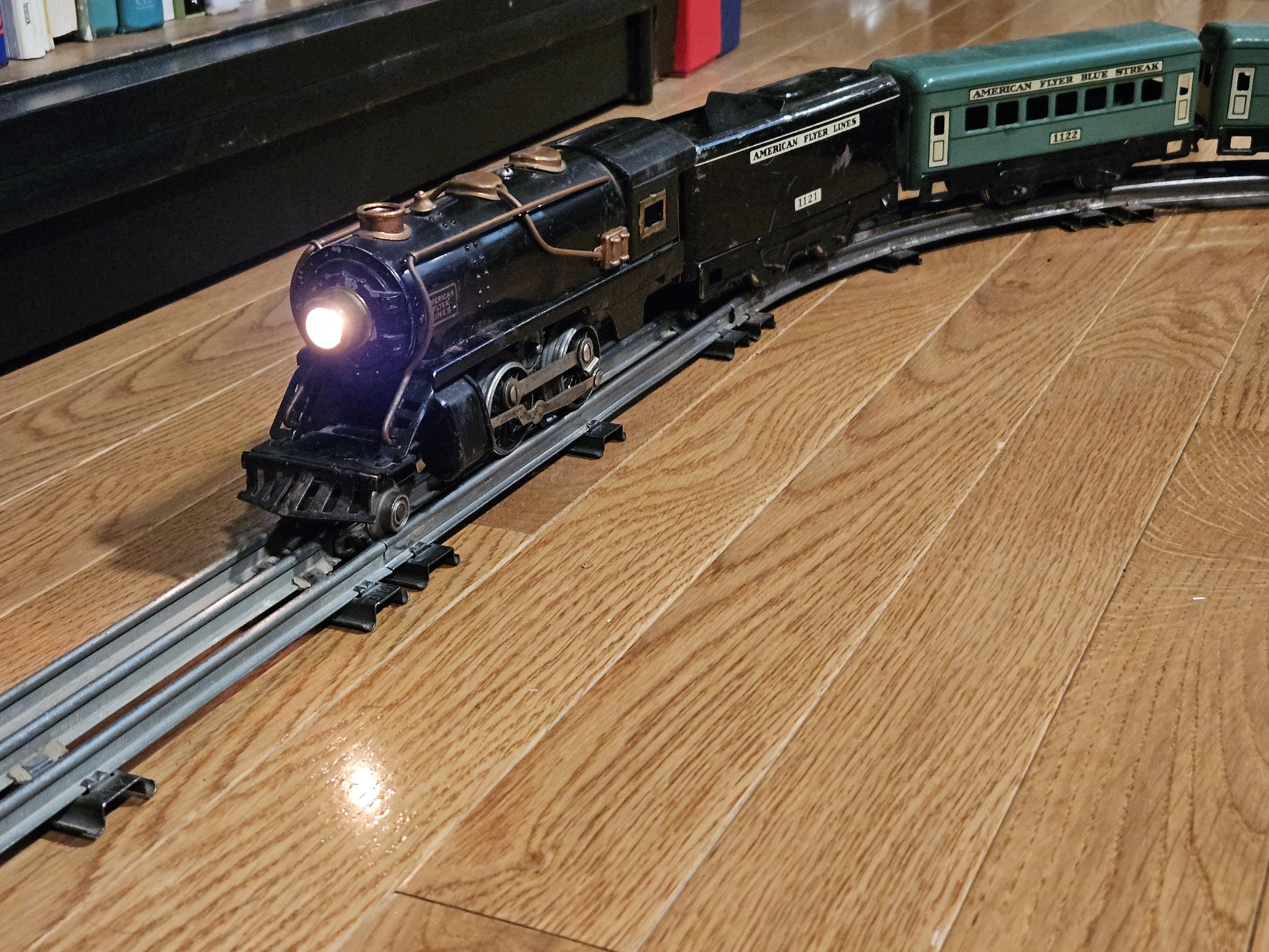 Prewar American Flyer O Gauge Uncatalogued Locomotive With Green  display picture 1