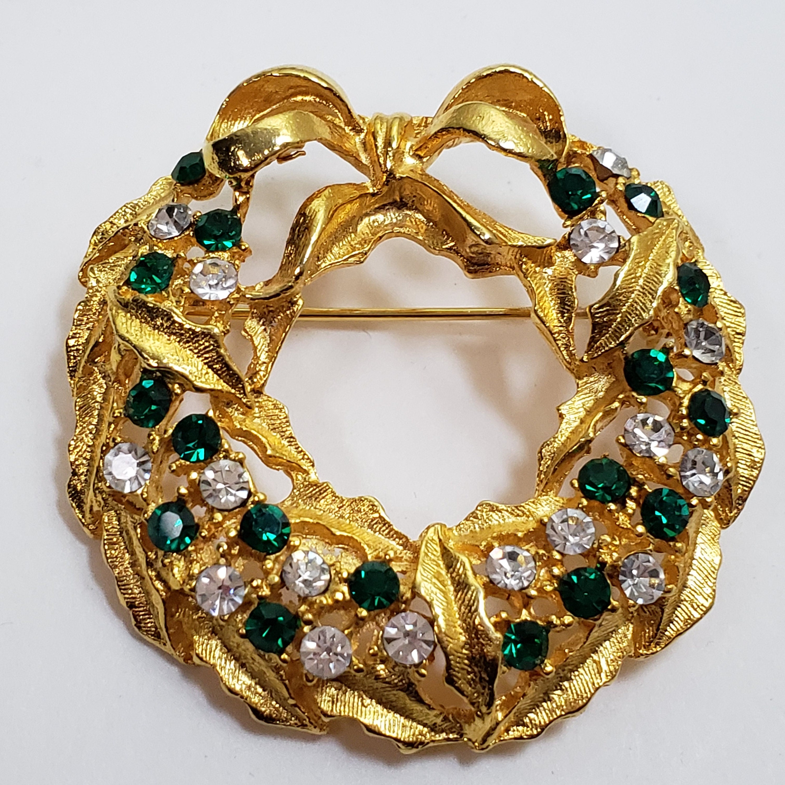 Christmas wreath best sale brooch