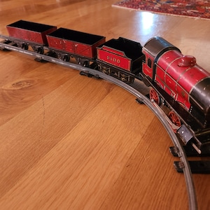 Meccano Limited Hornby Series M1/2 O Gauge Locomotive and Tender With 2 Matching Gondola Freight Cars