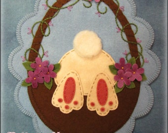 Bottoms-Up Bunny Wool Applique Table Mat *PATTERN*