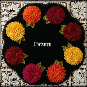 Bloomin&#39; Dahlias Wool Applique Candle Mat *PDF PATTERN*