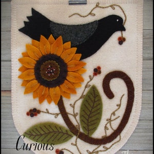 Curious Little Crow ~Autumn Blooms N&#39; Berries~ Wool Applique Pattern
