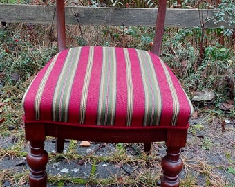 Krzesło w stylu wiktoriańskim z mahoniu i tapicerką