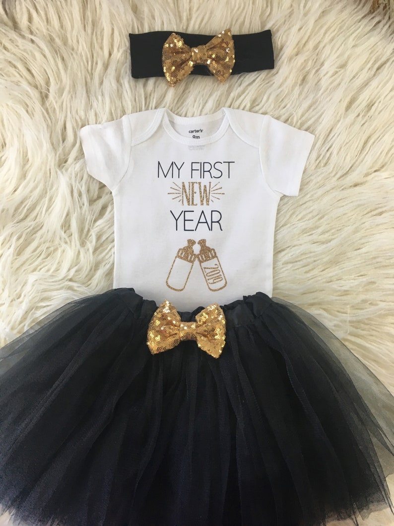 carter's new years outfit