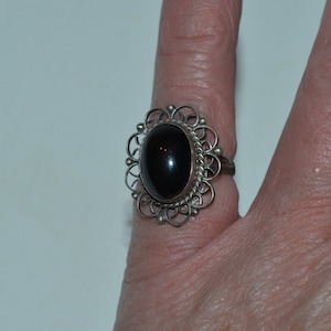 Mexico 925 Sterling Onyx Ring, Silver Filigree Ring w Onyx Stone, Black Oval Onyx Cabochon, Black Silver Pinky Ring,  Onyx Taxco Ring