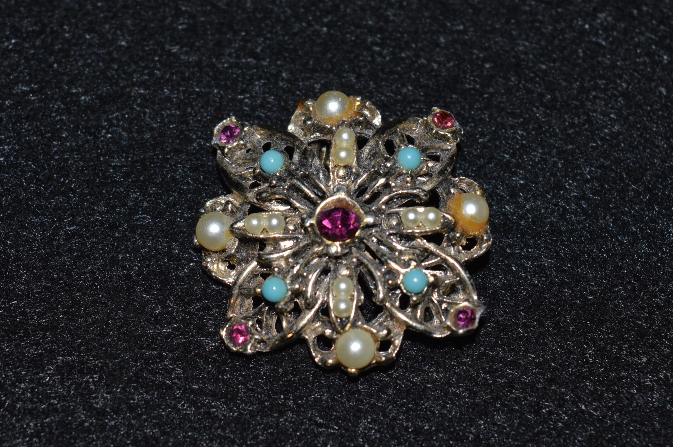 Identifying Unmarked Costume Jewelry: Schreiner Brooches 