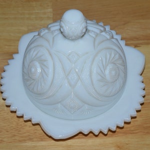 Domed Glass Butter Dish, Milk Glass Sunburst Serving Dish, Kemple McKee Aztec Pattern, Elegant Table Centerpiece, Butter Cheese Server
