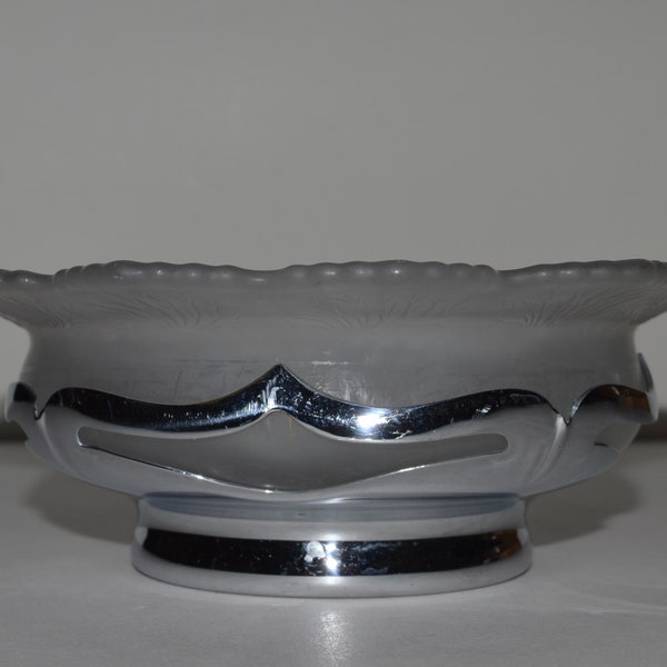 Vintage Farber Brothers New York Chrome and Glass Art Deco Divided Dish,  Chrome-Craft Stand and Frosted Glass Petal Dish, 1920s Serving Set