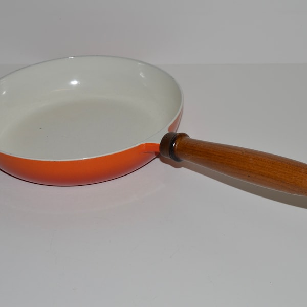 Vintage Descoware Belgium Flame Orange Skillet, Red Enamel Cast Iron Frying Pan, Made in Belgium  Cast Iron Cooking Pan, Gift for Cook