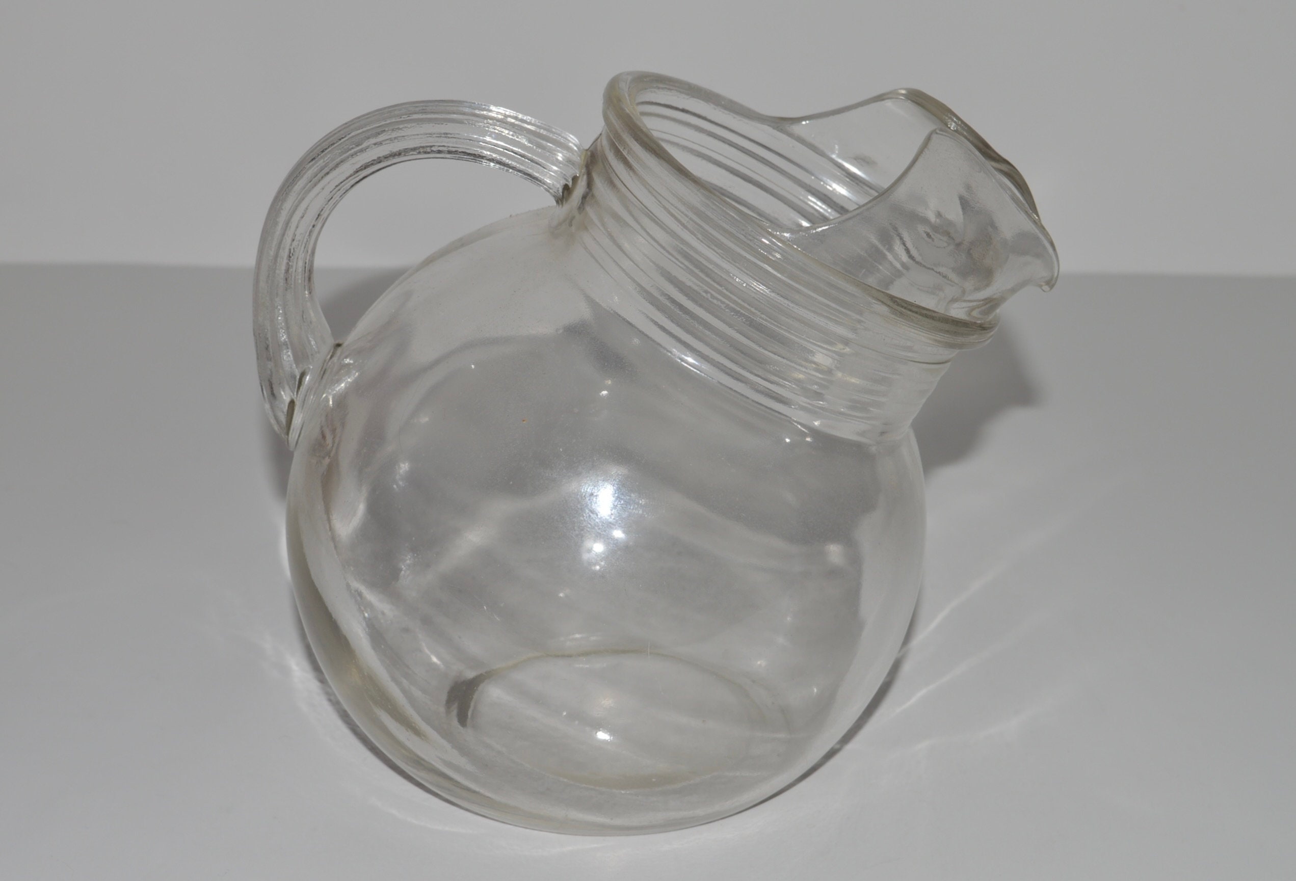 Tilted Glass Pitcher Large – Domaci