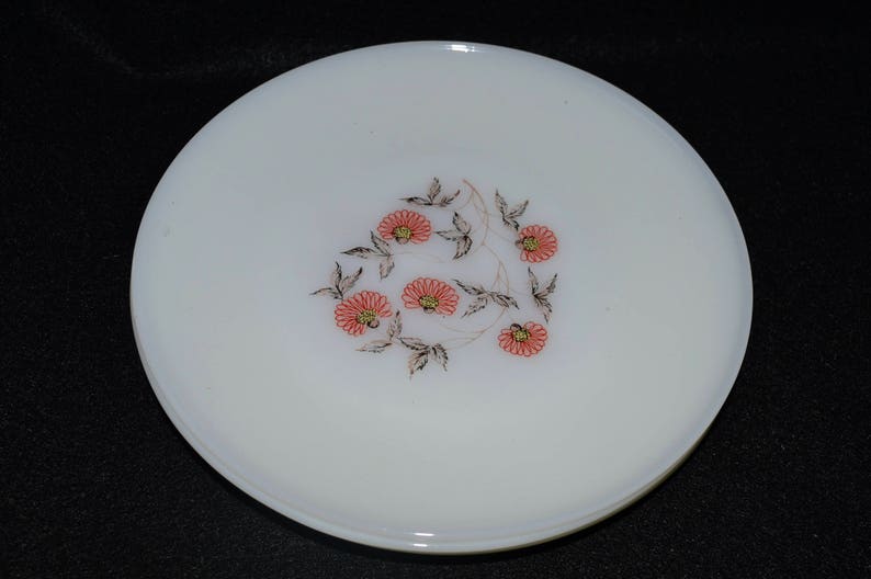 Set 4 Fire King Milk Glass Dinner Plates Fire King Fleurette Dinner Plates Anchor Hocking Fire King Oven Ware Anchor Hocking Milk Glass