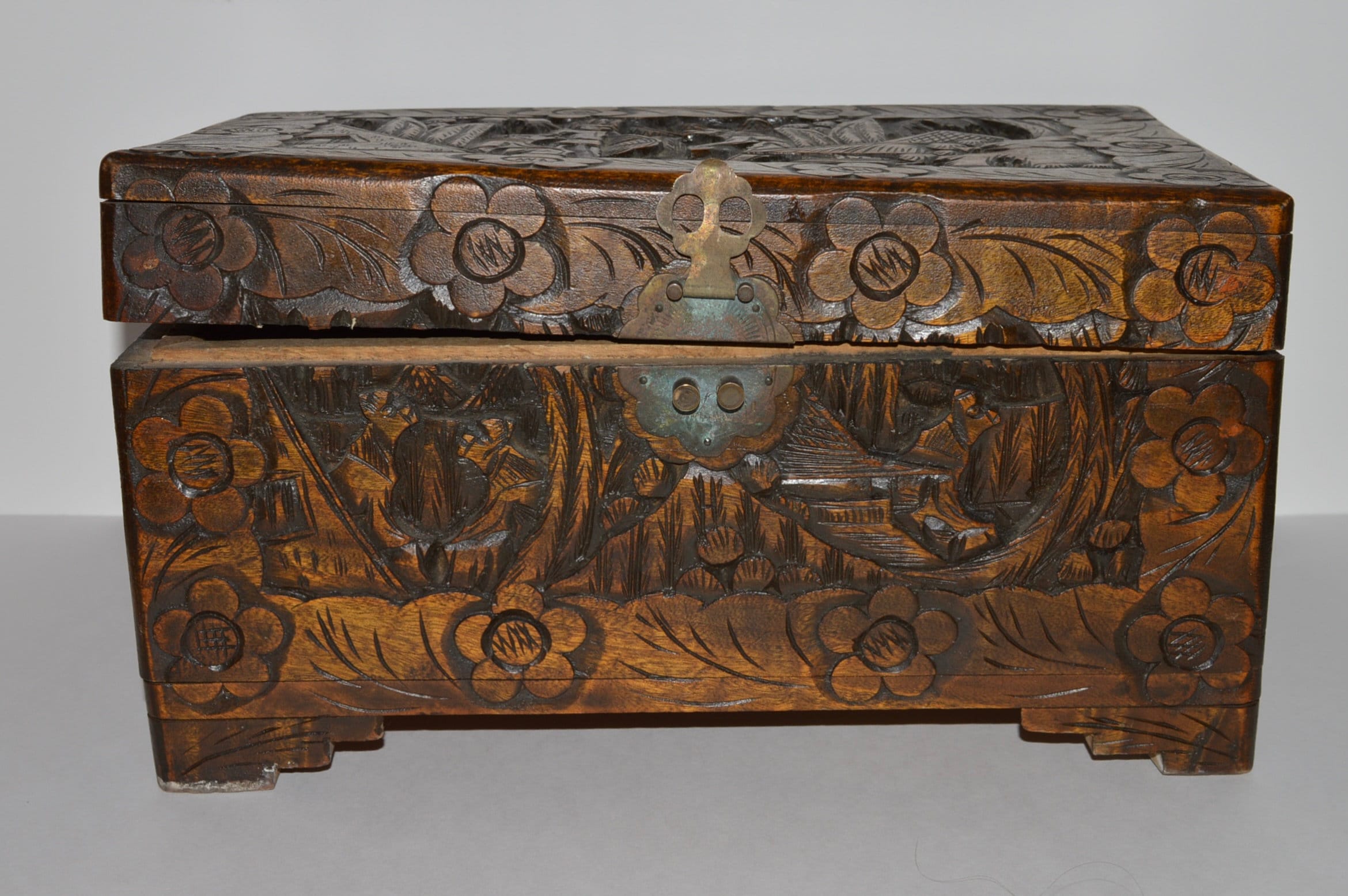 Vintage wooden chest discount