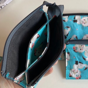 Cartera de embrague mágica. Una cremallera, tres bolsillos organizados. Organizador de bolsos. Bolsa con cremallera. Telas Retro Kitty y Waxed Canvas 7" x 5"