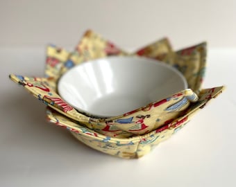 Blue Plate Special Diner Microwave Bowl Cozy Hot pad holder. Yellow. Easy to use. All Cotton.
