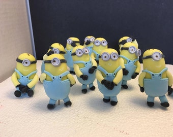 Edible Minions inspired Cake Toppers