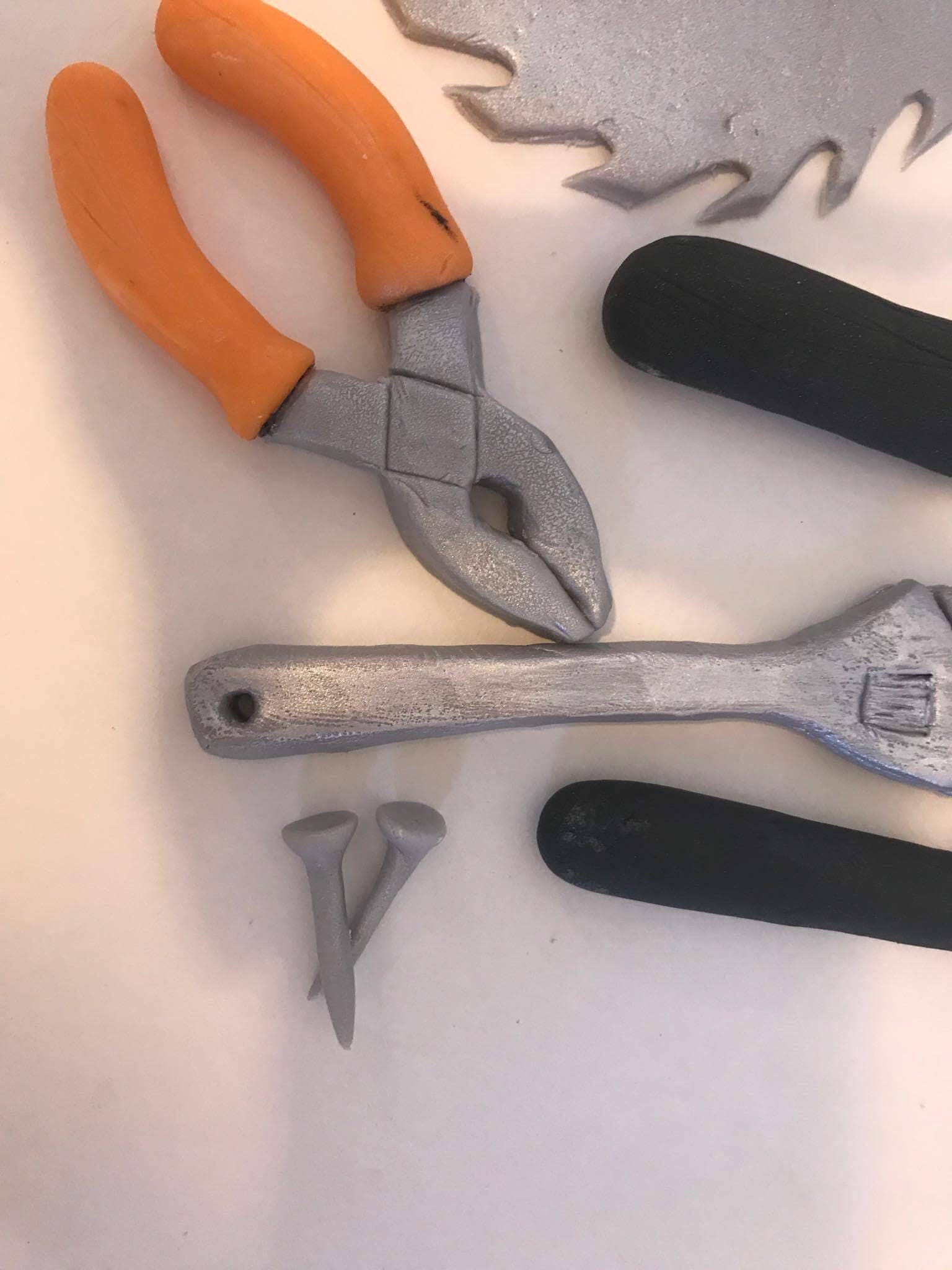 Fondant carpenter tools cake toppers complete set - travelceo.com