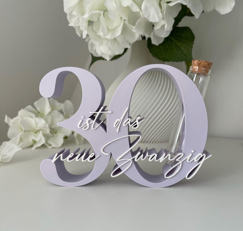 Geldgeschenk zum 30. Geburtstag, Schriftzug "30 ist das neue Zwanzig", Deko Zahl, witziges/lustiges Geschenk 30. Geburtstag lavendel