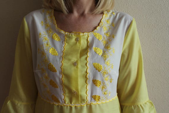 Vintage Nightgown Midi Dressing Gown Nightdress Y… - image 3