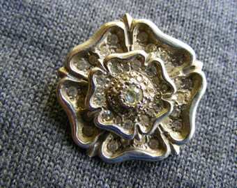 Pretty vintage adornment/flowers/flower/rhinestones