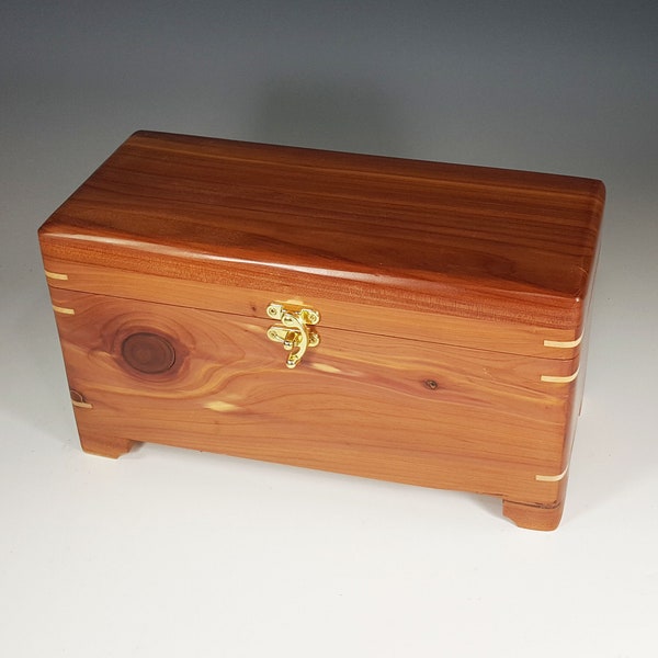 Wood Jewelry Box made from Cedar, Gift for Her, Gift for Men, 5th Anniversary Gift, Birthday Gift, Keepsake Box, Free Engraving (02201903)