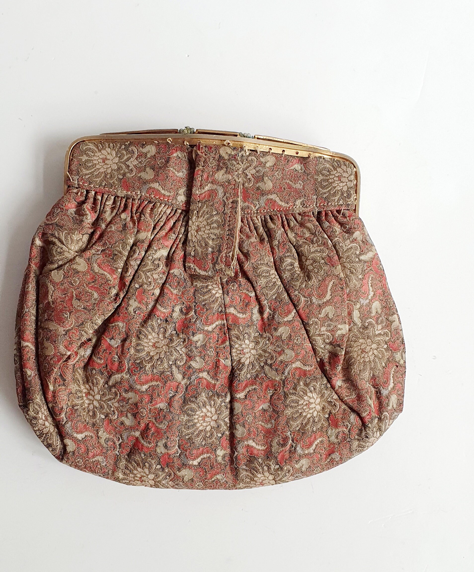 アールヌーボー　イブニングバッグ（ヴィンテージ） アールヌーボー様式のイブニングバッグ、赤と金、1920 年代、20 年代