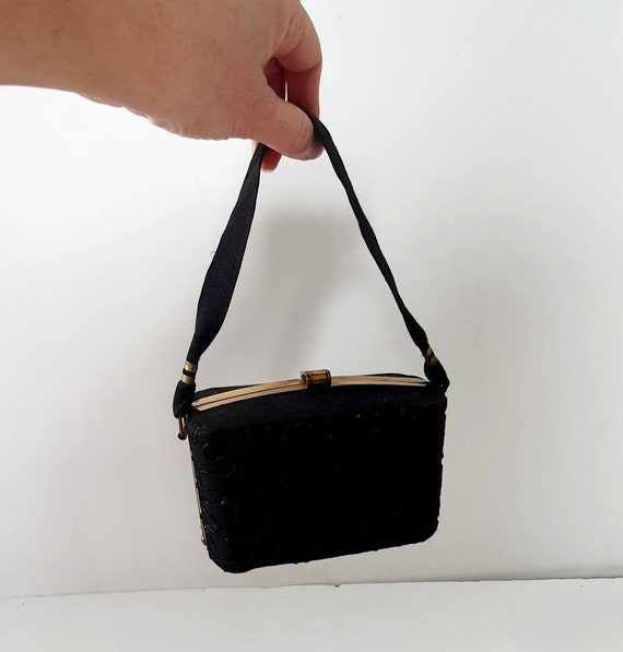 Bolso caja negro sale