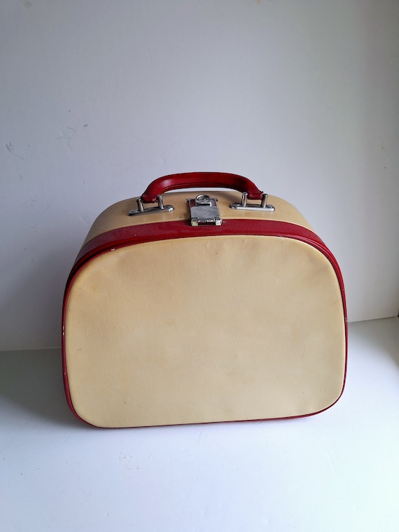 Vintage overnight case, 1960's, cream and red,  re