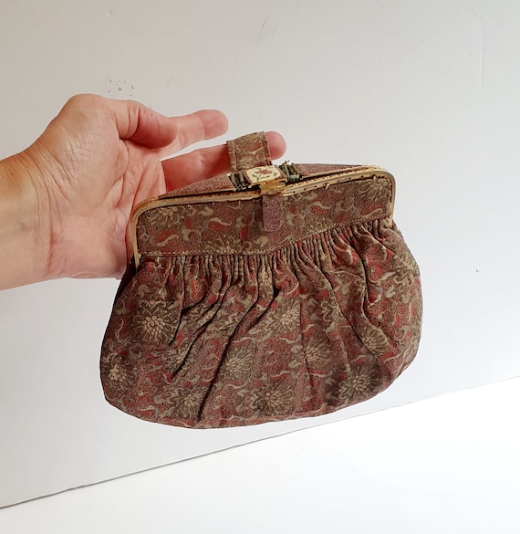 アールヌーボー　イブニングバッグ（ヴィンテージ） アールヌーボー様式のイブニングバッグ、赤と金、1920 年代、20 年代