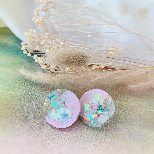 Boucles d'oreilles en resine -iridescent pastel rose resin round stud earrings-