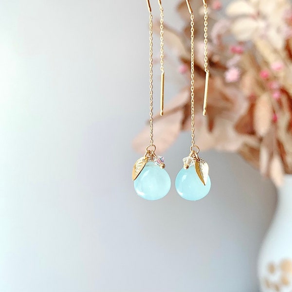 boucles d'oreille pendantes chaînettes pierre naturelle Quartzite Jade bleu avec perles Swarovski et une feuille dore