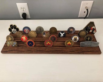 Flat challenge coin holder