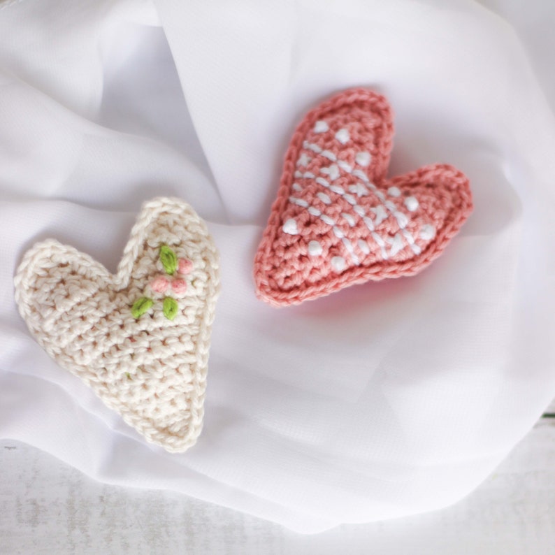 Crochet heart pattern // Amigurumi heart // Embroidered crochet heart pattern // PDF pattern image 6