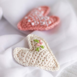 Crochet heart pattern // Amigurumi heart // Embroidered crochet heart pattern // PDF pattern image 2