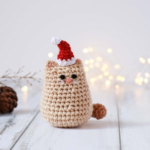 Crochet cat pattern // Christmas ornament pattern // amigurumi cat crochet pattern