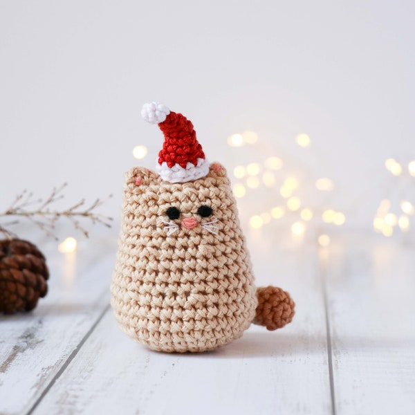 Crochet cat pattern // Christmas ornament pattern // amigurumi cat crochet pattern