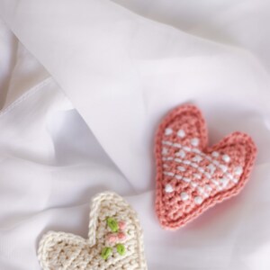 Crochet heart pattern // Amigurumi heart // Embroidered crochet heart pattern // PDF pattern image 5