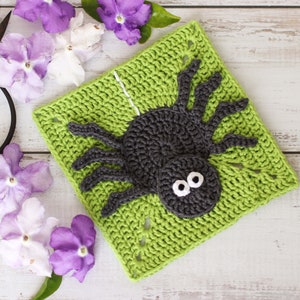 Crochet spider square pattern // creepy crawly square motif // digital PDF crochet pattern