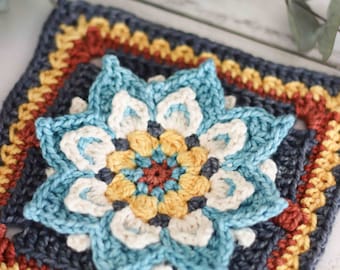 Lotus blossom granny square crochet pattern // Christmas flower crochet square // PDF crochet pattern // Crochet blanket square motif