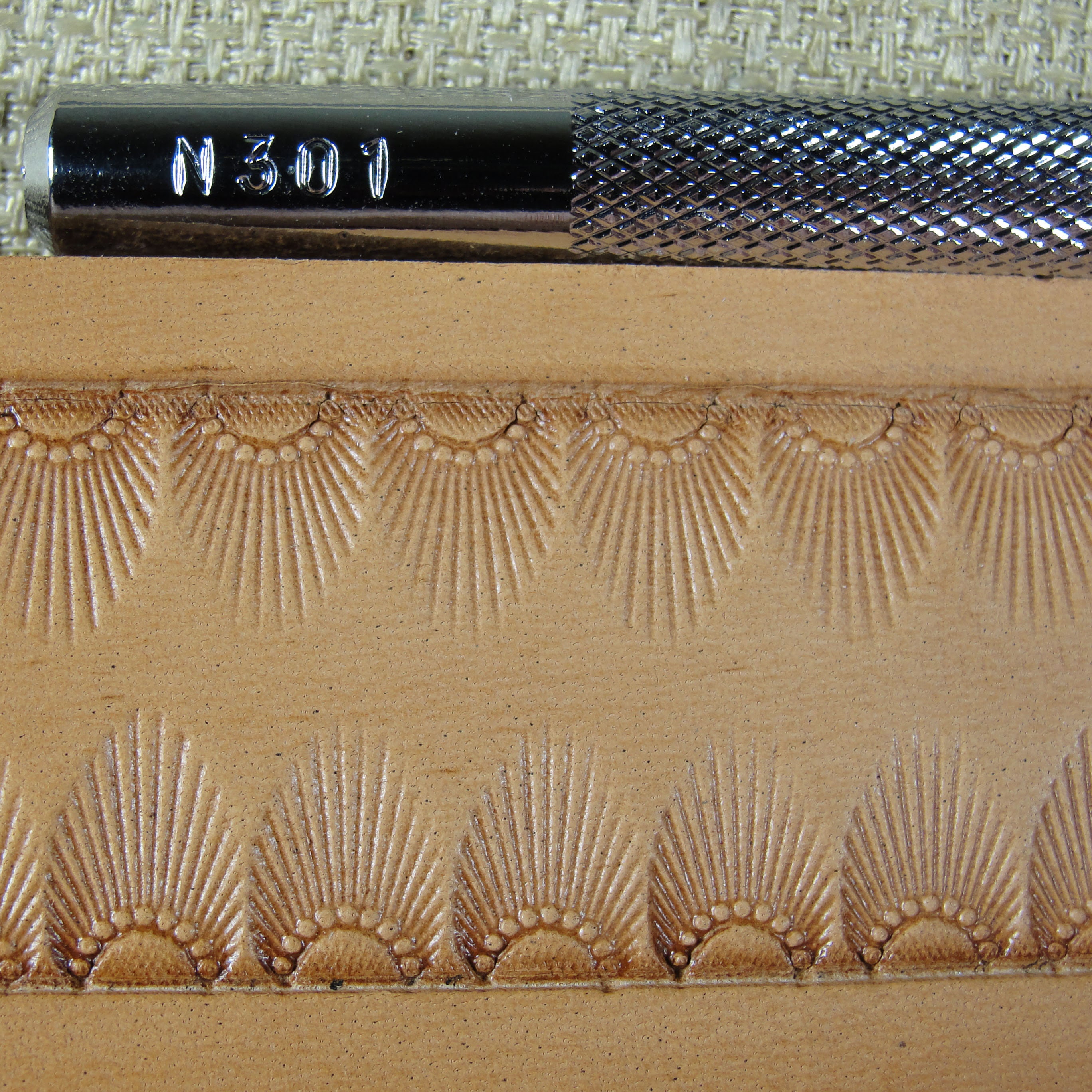 Leather Stamping Tool Japan Select #N301 9-Seed Sunburst Border Stamp 