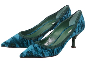 The Silla, velvet shoes