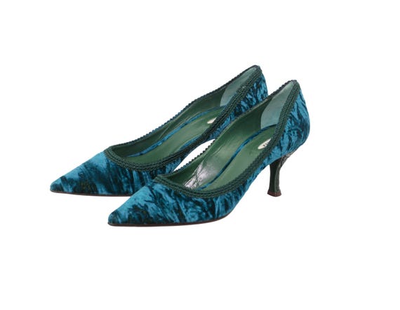 The Silla, velvet shoes